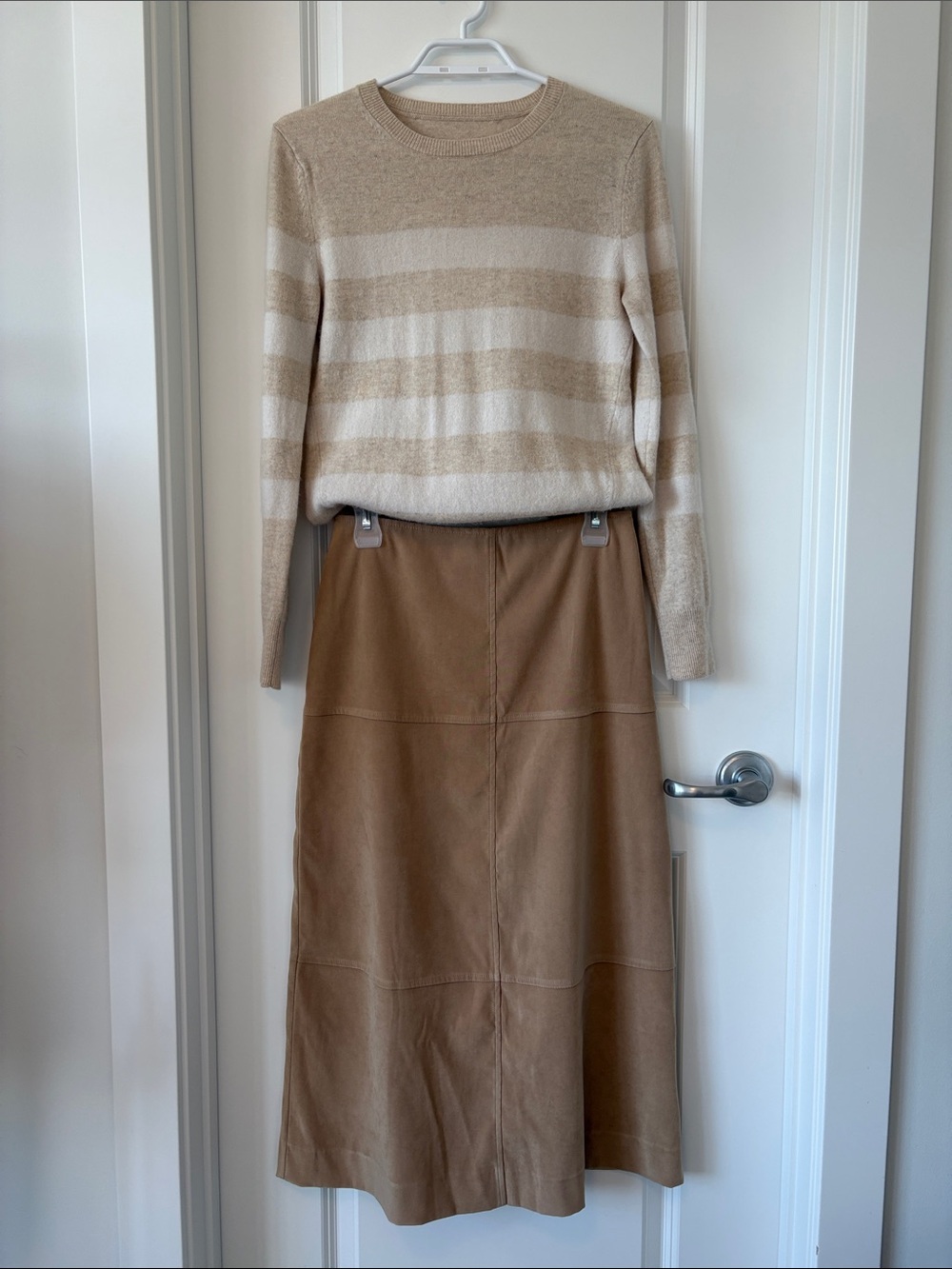 100% Cashmere Beige/Tan Stripe Sweater - Picture 1 of 6